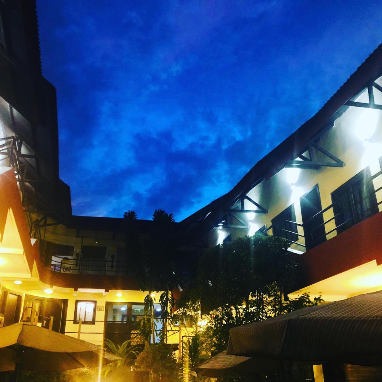 Detente Hotel Abidjan Exterior foto