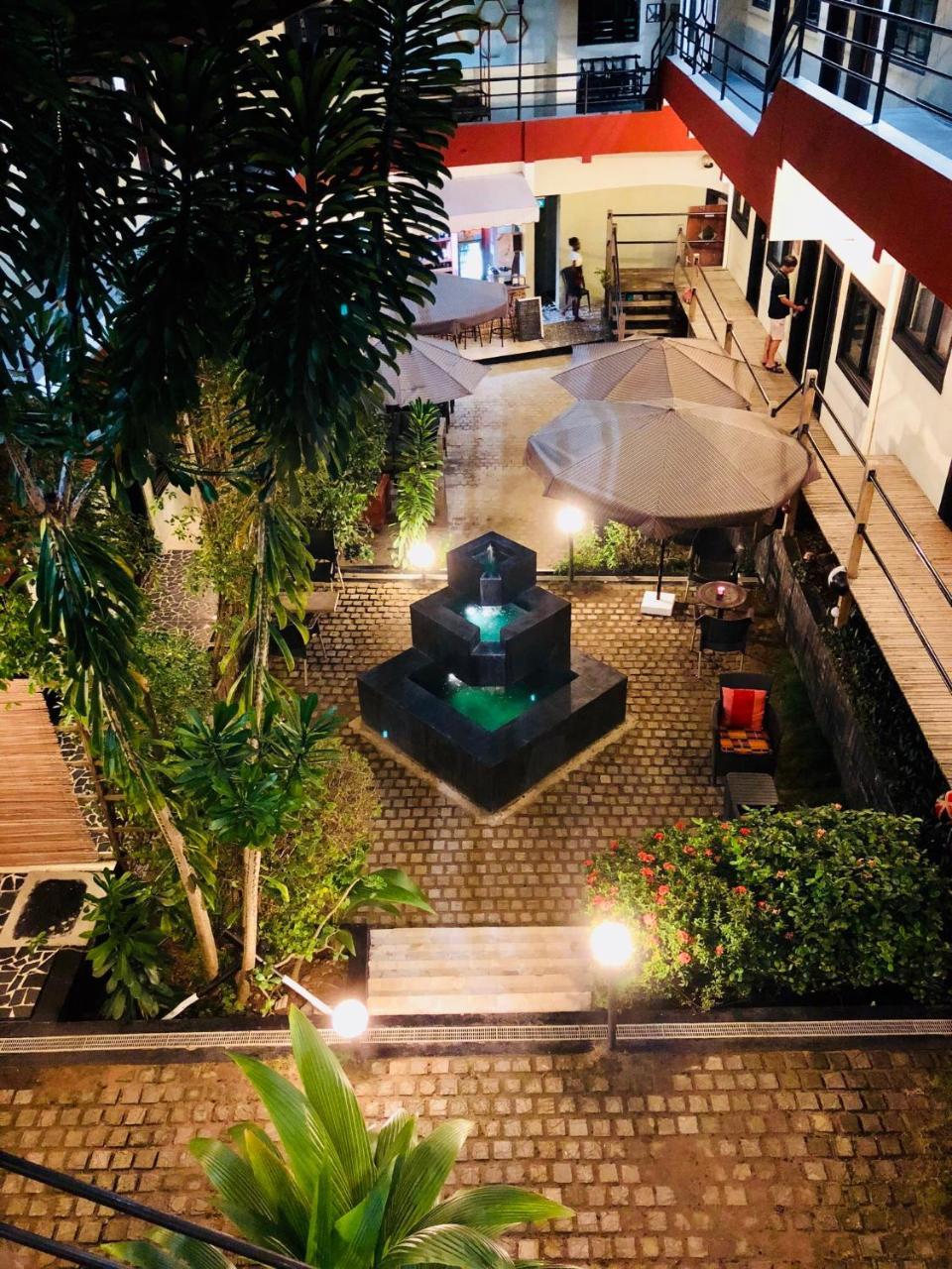 Detente Hotel Abidjan Exterior foto